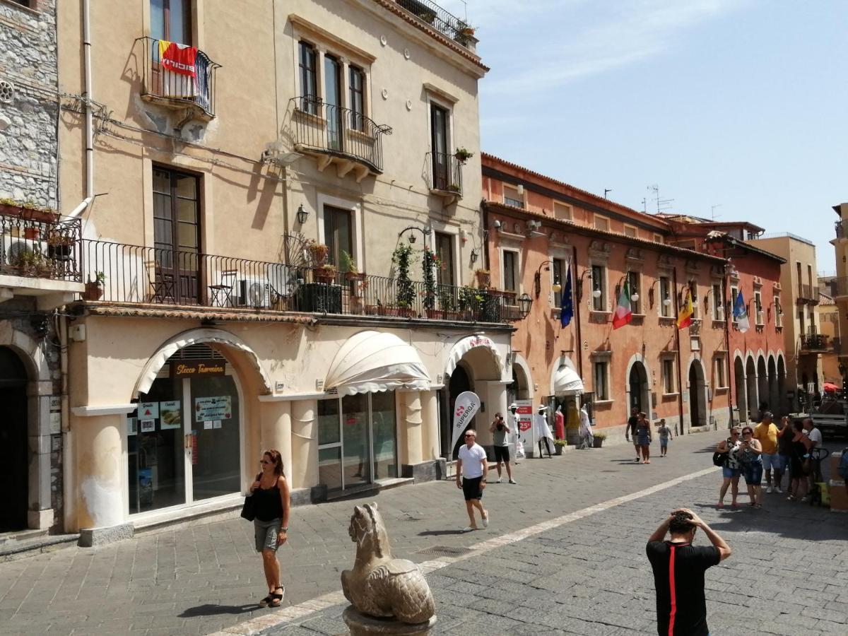 Aly Art Apartment Taormina Duomo, Gulf & Etna View Εξωτερικό φωτογραφία