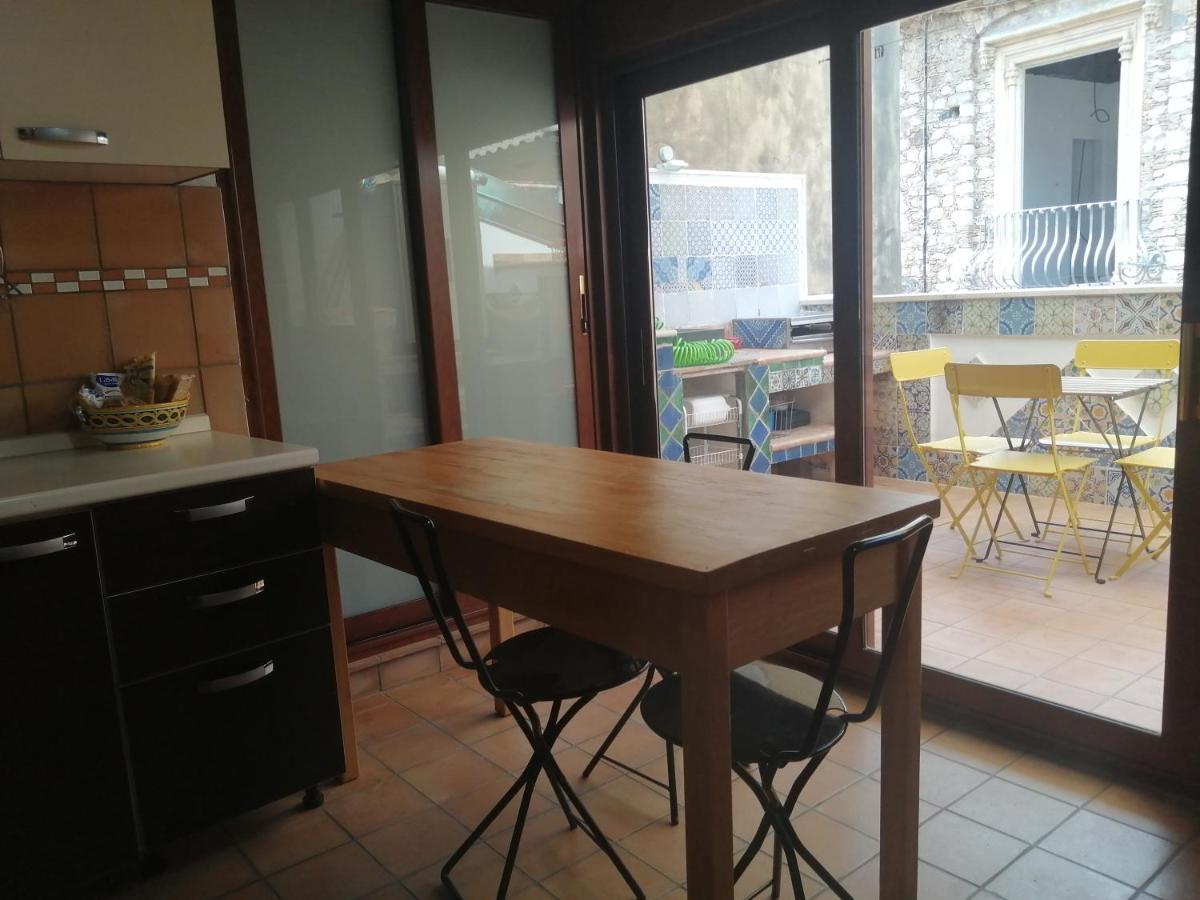 Aly Art Apartment Taormina Duomo, Gulf & Etna View Εξωτερικό φωτογραφία